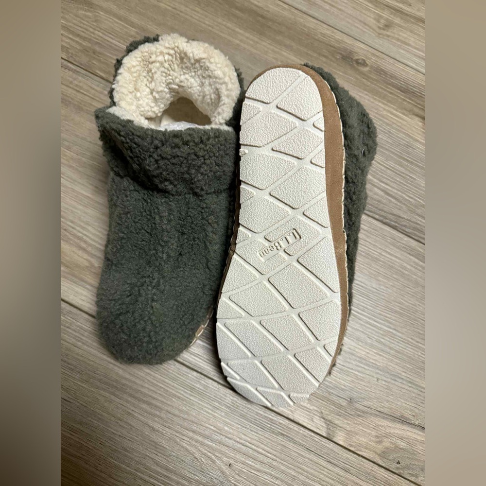 LL Bean Cozy Green  Women’s Slippers - Picture 6 of 8